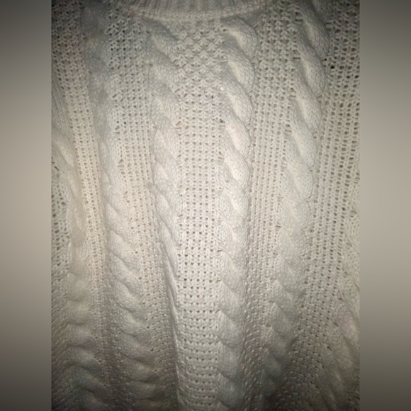 NWT, cream knit sweater. - Picture 3 of 4